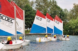 Dinghy Sailing 